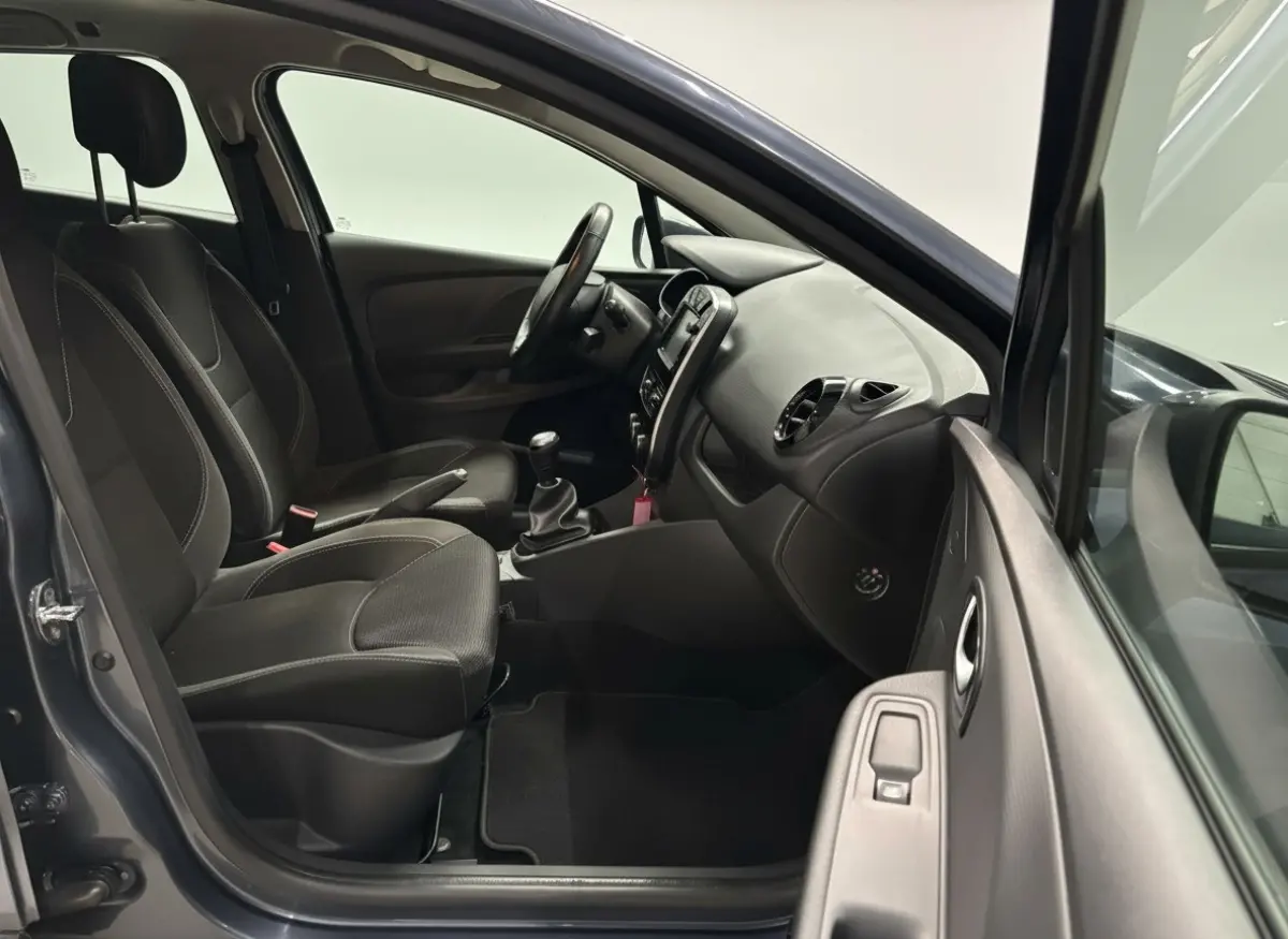 1.5 dCi Ecoleader Zen - infotainment - Airco -