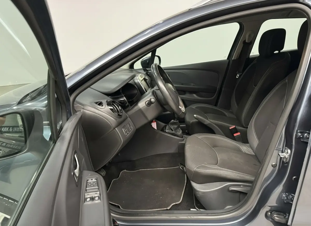 1.5 dCi Ecoleader Zen - infotainment - Airco -