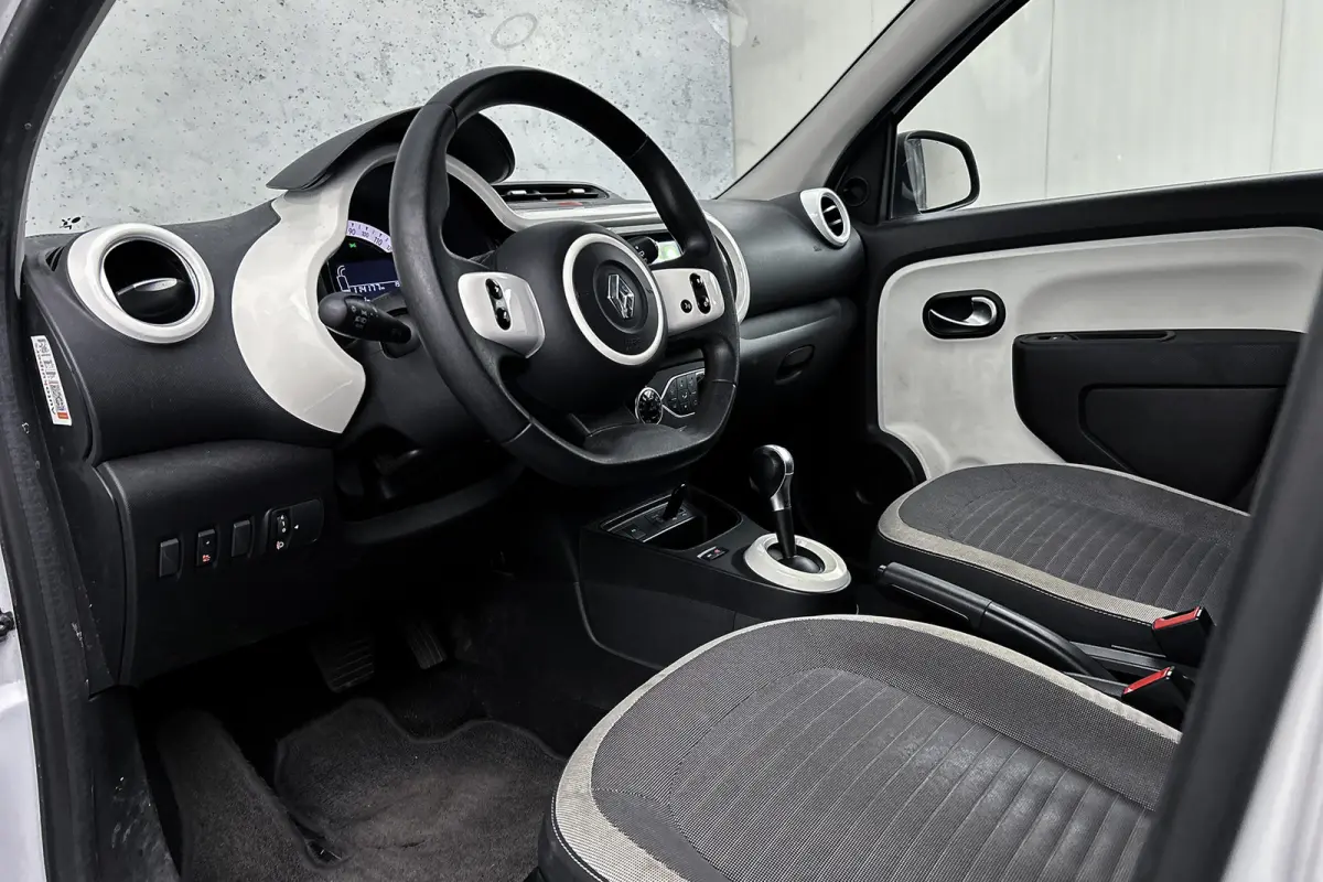 Z.E. R80 Collection | Apple Carplay | Airco | Elektrische ramen