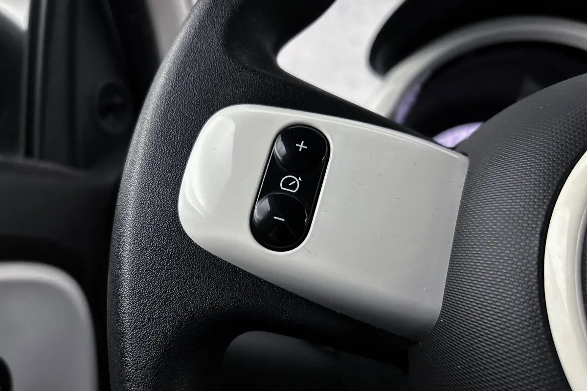 Z.E. R80 Collection | Apple Carplay | Airco | Elektrische ramen