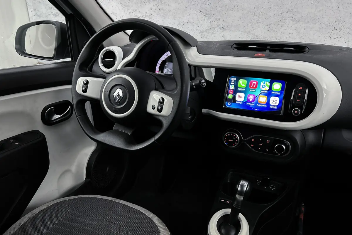 Z.E. R80 Collection | Apple Carplay | Airco | Elektrische ramen