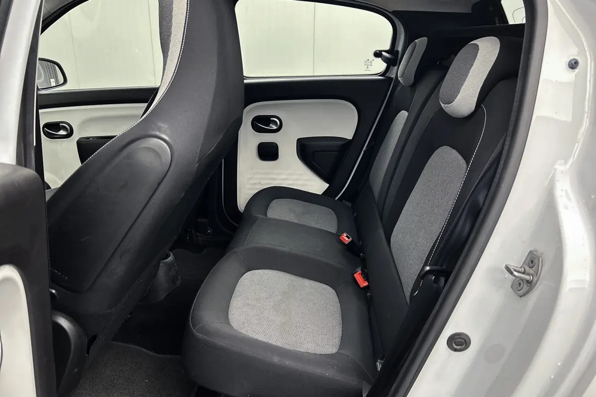 Z.E. R80 Collection | Apple Carplay | Airco | Elektrische ramen