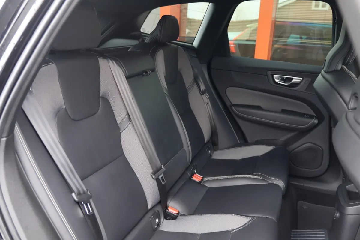 T6 Recharge AWD R-Design | Stoelverwarming | Parkeercamera | Panoramadak | Memorystoel | Keyless