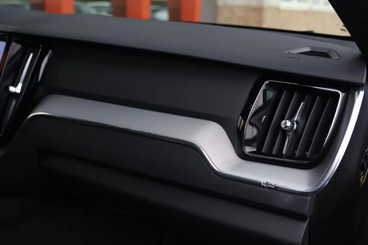 T6 Recharge AWD R-Design | Stoelverwarming | Parkeercamera | Panoramadak | Memorystoel | Keyless