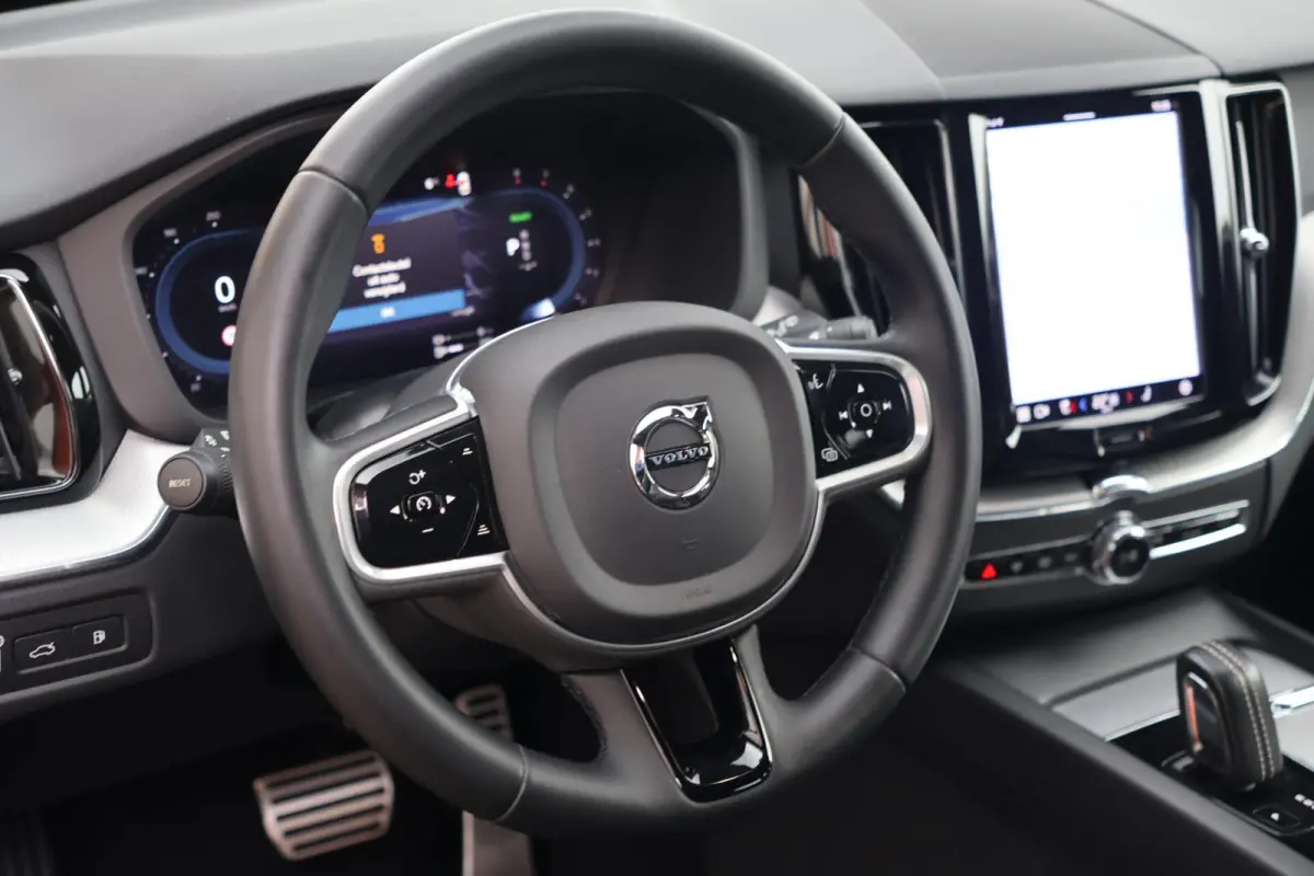 T6 Recharge AWD R-Design | Stoelverwarming | Parkeercamera | Panoramadak | Memorystoel | Keyless