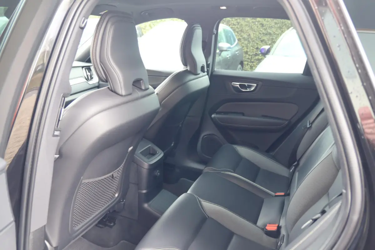 T6 Recharge AWD R-Design | Stoelverwarming | Parkeercamera | Panoramadak | Memorystoel | Keyless