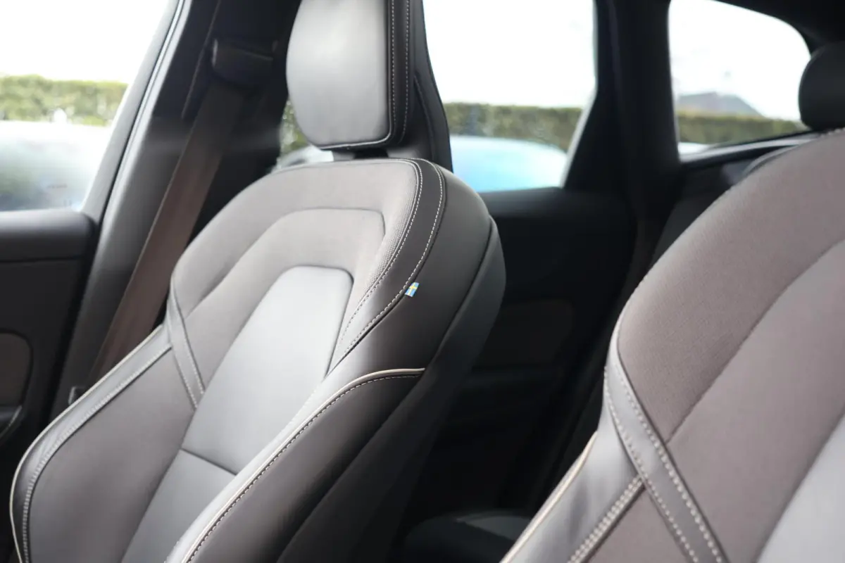 T6 Recharge AWD R-Design | Stoelverwarming | Parkeercamera | Panoramadak | Memorystoel | Keyless