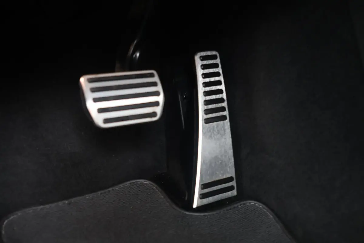 T6 Recharge AWD R-Design | Stoelverwarming | Parkeercamera | Panoramadak | Memorystoel | Keyless