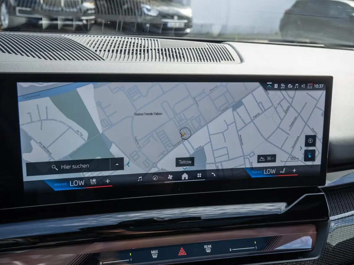 eDrive40 84 kWh M-SPORT Pro ** LED, PANO, TREKH, INNOV.- & TRAVEL PACK ** 1e EIG - Ex BMW-AG ** ** INFORMEER OOK NAAR ONZE AANTREKKELIJKE FINANCIAL-LEASE TARIEVEN **