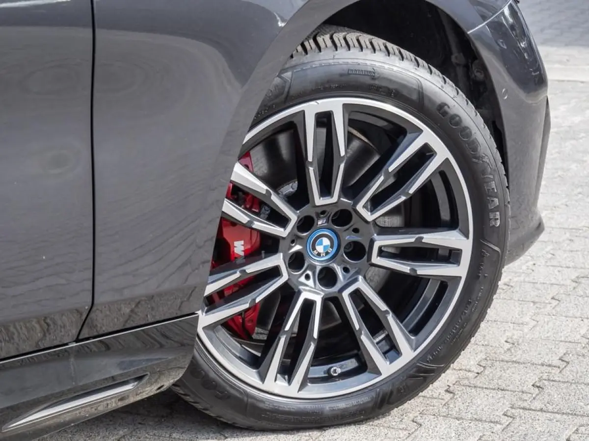 eDrive40 84 kWh M-SPORT Pro ** LED, PANO, TREKH, INNOV.- & TRAVEL PACK ** 1e EIG - Ex BMW-AG ** ** INFORMEER OOK NAAR ONZE AANTREKKELIJKE FINANCIAL-LEASE TARIEVEN **