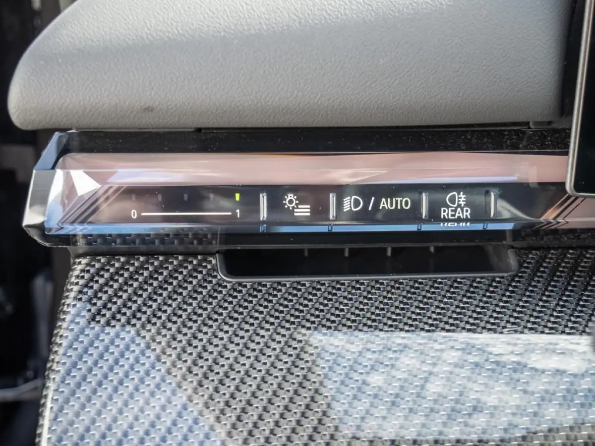 eDrive40 84 kWh M-SPORT Pro ** LED, PANO, TREKH, INNOV.- & TRAVEL PACK ** 1e EIG - Ex BMW-AG ** ** INFORMEER OOK NAAR ONZE AANTREKKELIJKE FINANCIAL-LEASE TARIEVEN **