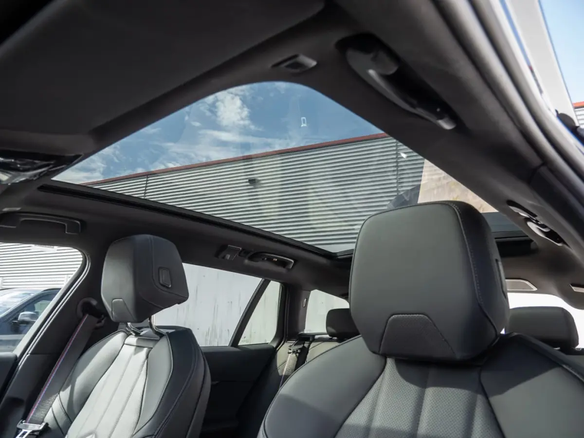 eDrive40 84 kWh M-SPORT Pro ** LED, PANO, TREKH, INNOV.- & TRAVEL PACK ** 1e EIG - Ex BMW-AG ** ** INFORMEER OOK NAAR ONZE AANTREKKELIJKE FINANCIAL-LEASE TARIEVEN **