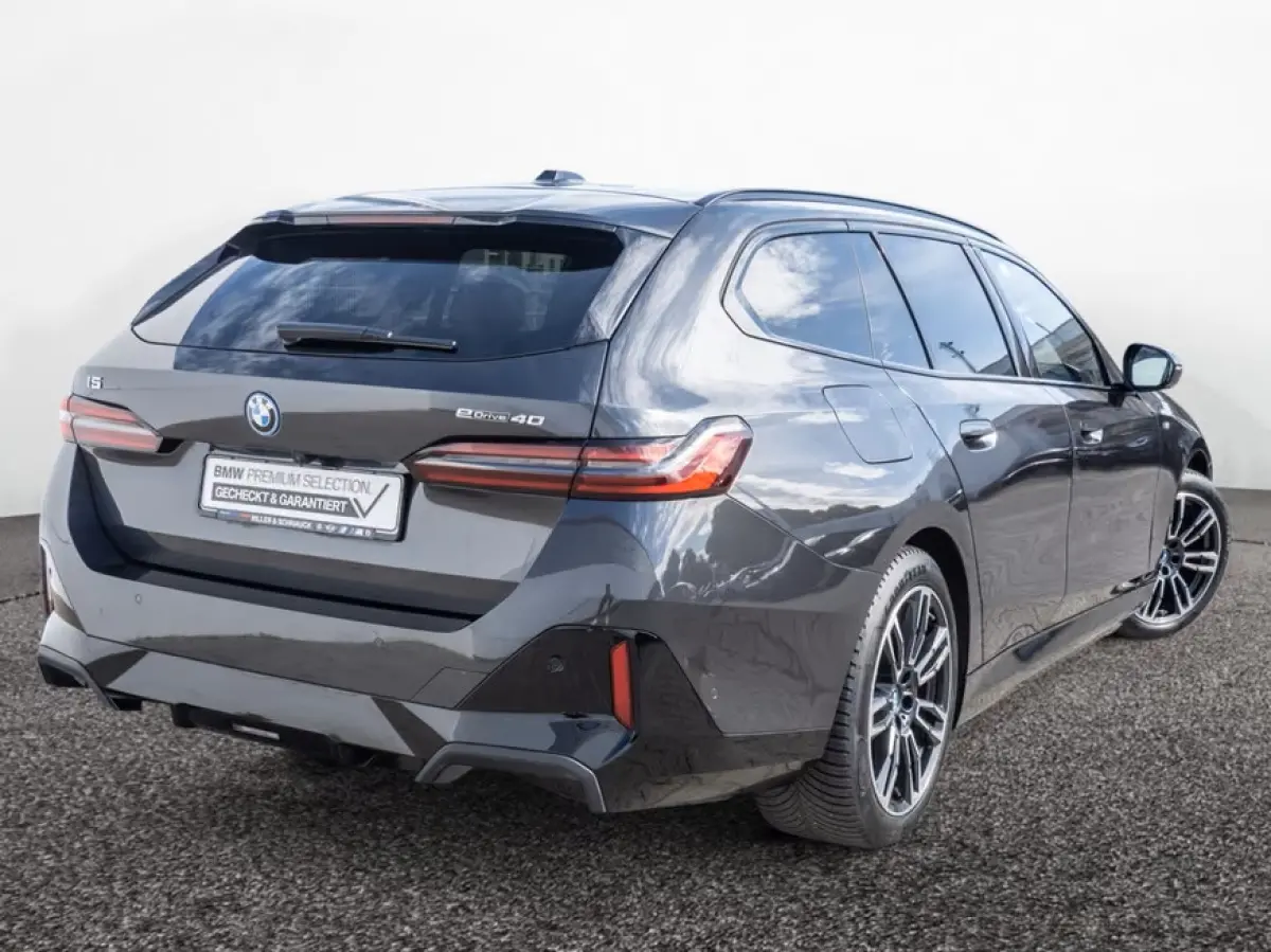 eDrive40 84 kWh M-SPORT Pro ** LED, PANO, TREKH, INNOV.- & TRAVEL PACK ** 1e EIG - Ex BMW-AG ** ** INFORMEER OOK NAAR ONZE AANTREKKELIJKE FINANCIAL-LEASE TARIEVEN **
