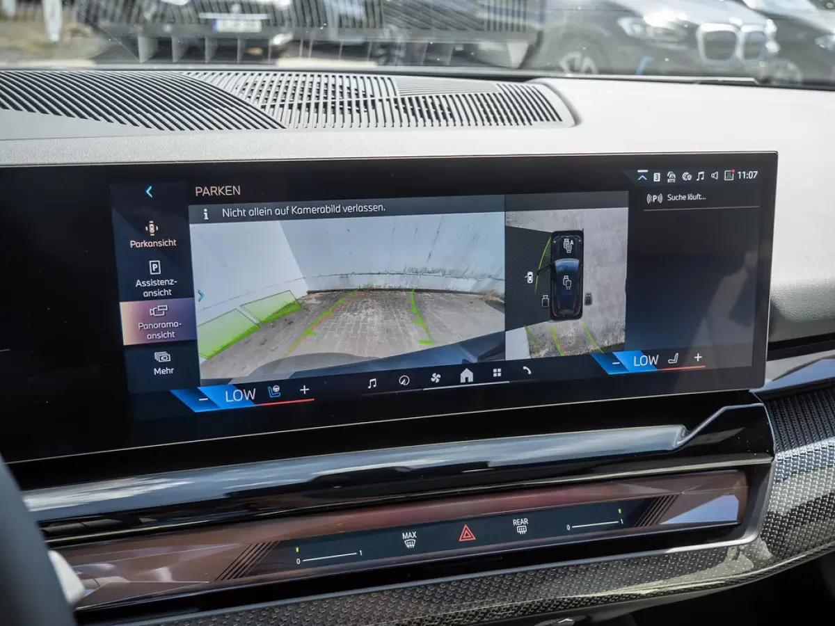 eDrive40 84 kWh M-SPORT Pro ** LED, PANO, TREKH, INNOV.- & TRAVEL PACK ** 1e EIG - Ex BMW-AG ** ** INFORMEER OOK NAAR ONZE AANTREKKELIJKE FINANCIAL-LEASE TARIEVEN **