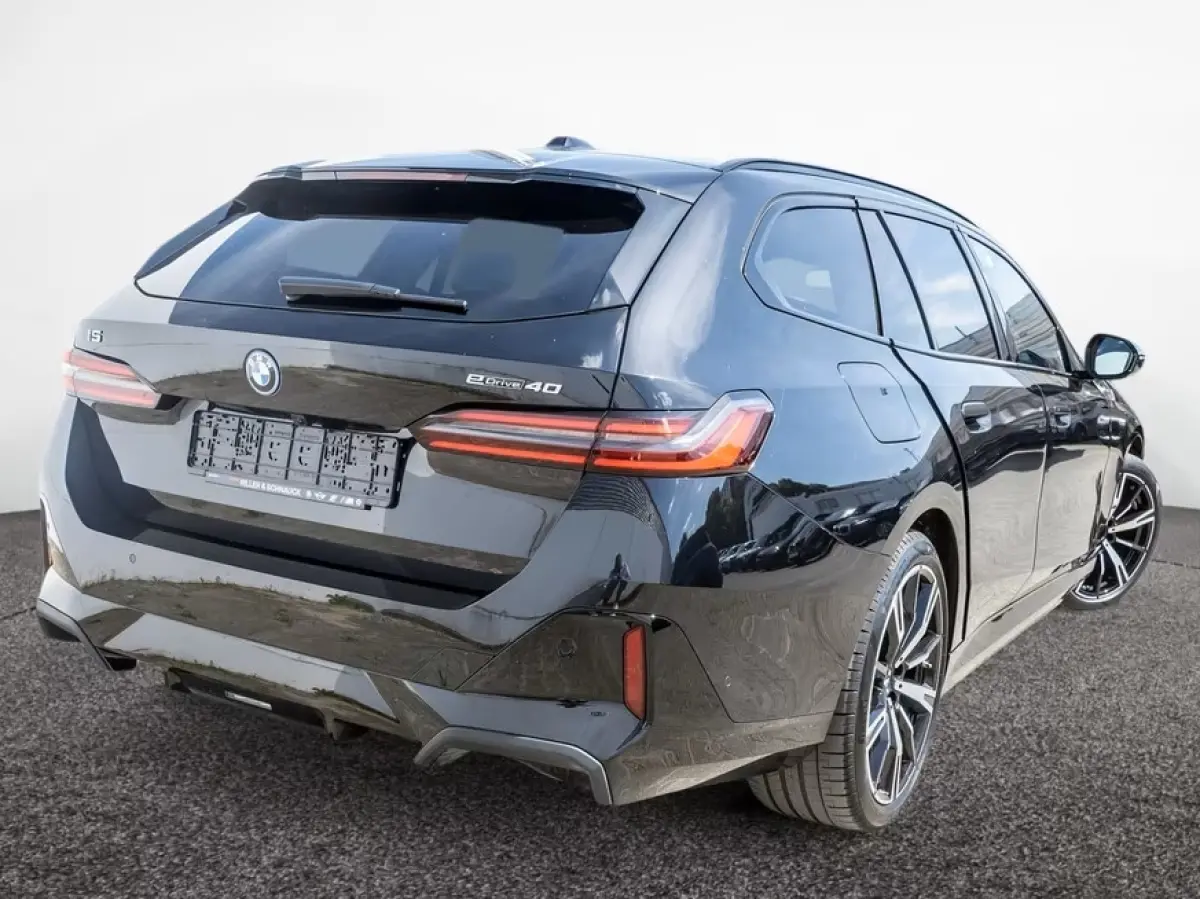 eDrive40 84 kWh M-SPORT Pro ** LED, PANO, TREKH, INNOV.- & TRAVEL PACK ** 1e EIG - Ex BMW-AG ** ** INFORMEER OOK NAAR ONZE AANTREKKELIJKE FINANCIAL-LEASE TARIEVEN **