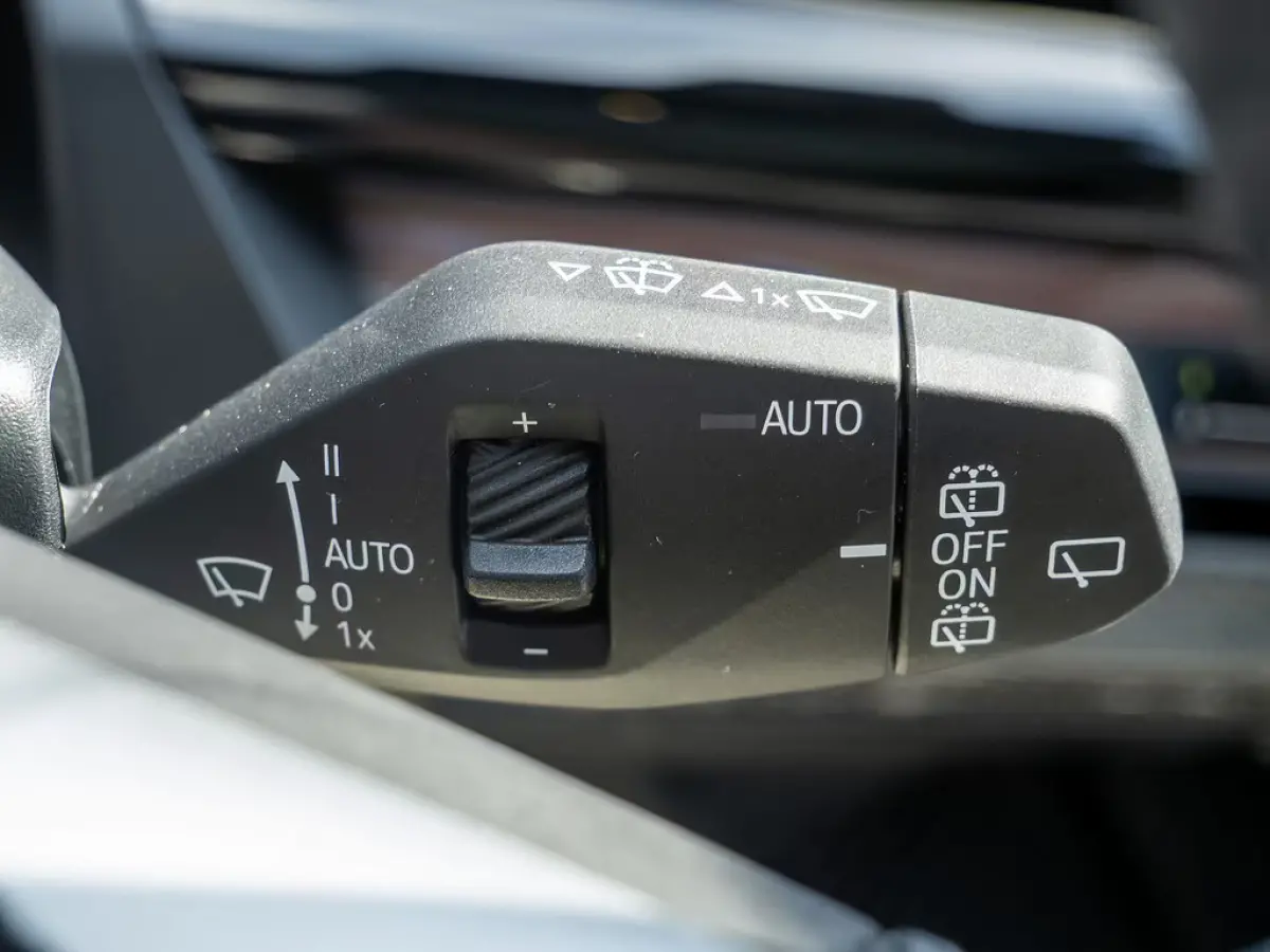 eDrive40 84 kWh M-SPORT Pro ** LED, PANO, TREKH, INNOV.- & TRAVEL PACK ** 1e EIG - Ex BMW-AG ** ** INFORMEER OOK NAAR ONZE AANTREKKELIJKE FINANCIAL-LEASE TARIEVEN **