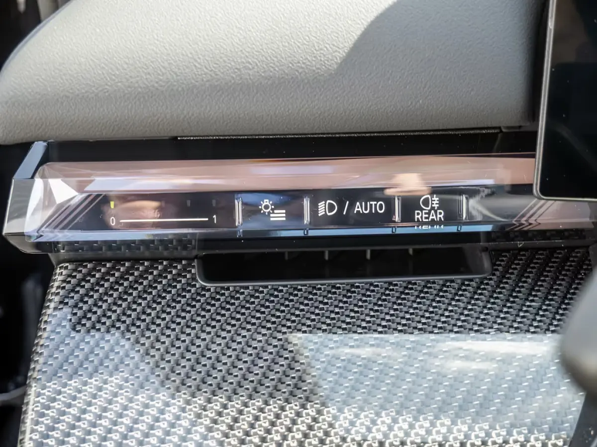 eDrive40 84 kWh M-SPORT Pro ** LED, PANO, TREKH, INNOV.- & TRAVEL PACK ** 1e EIG - Ex BMW-AG ** ** INFORMEER OOK NAAR ONZE AANTREKKELIJKE FINANCIAL-LEASE TARIEVEN **