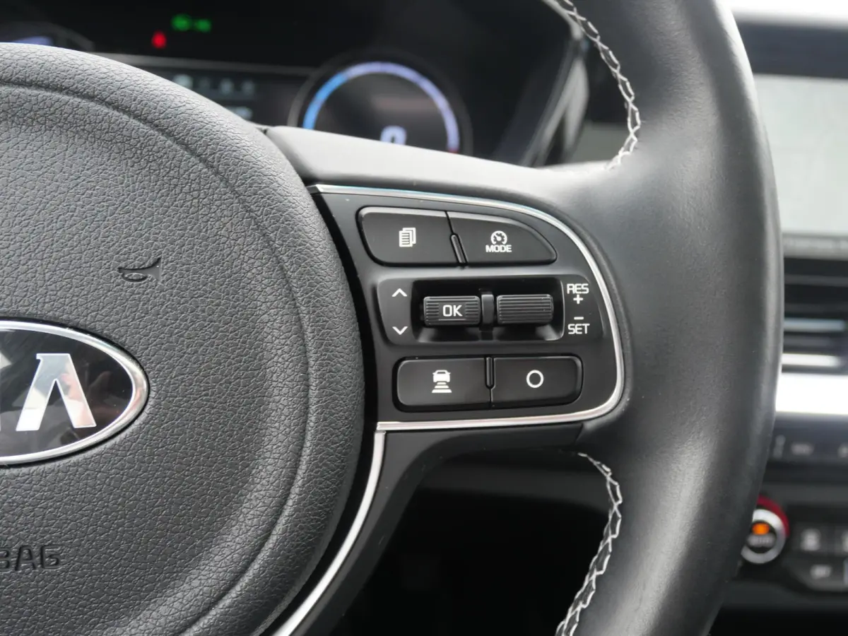 DynamicPlusLine 64 kWh | Cruise | Carplay | Keyless | Navi | Stoel-stuurverwarming | Schuif-kanteldak