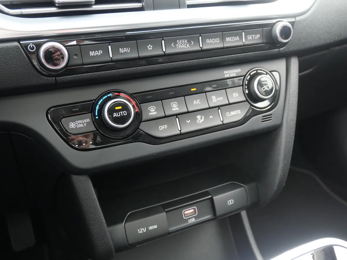 DynamicPlusLine 64 kWh | Cruise | Carplay | Keyless | Navi | Stoel-stuurverwarming | Schuif-kanteldak