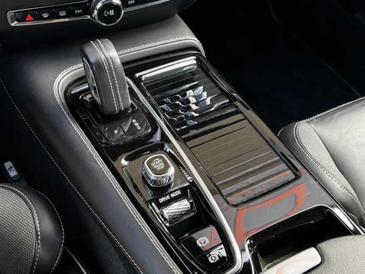 2.0T6 Recharge AWD R-Design|Memory|ACC|H&K|Carplay