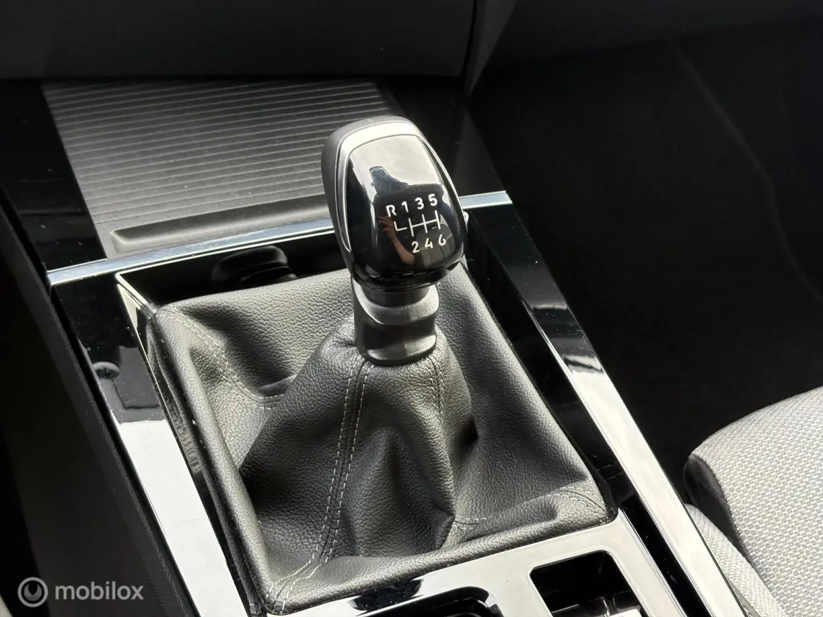 1.2 Elegance|TREKH|LED|ADAPTIVE|CAMERA|AGR|
