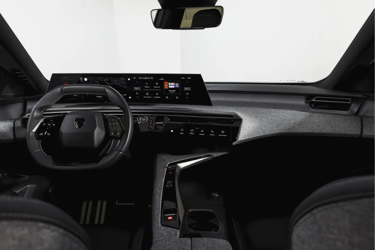 1.2 Hybrid 145 GT 7-pers | Dig. Cockpit | Adapt. Cruise | Stoel-+Stuurverw. | PDC | 360 Camera | NAV + App. Connect | ECC | Elek. Klep | LM 19" | 7733