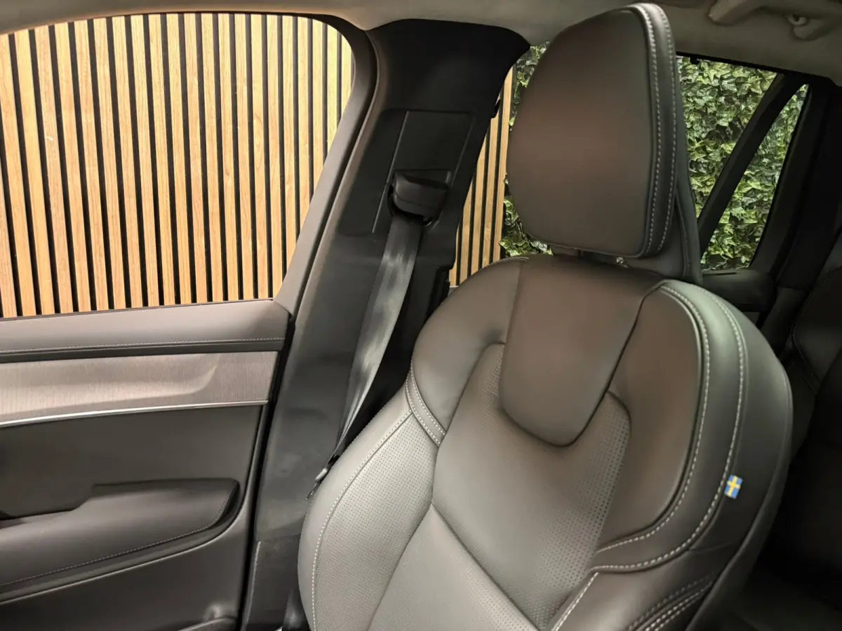 T8 AWD Recharge Ultra Dark | Full Option! | Bowers & Wilkins | Luchtvering | Stoelventilatie | Trekhaak | 360 Camera | Head-Up Display | Stoelmassage | 455pk | Adaptieve Cruise Control | Sto