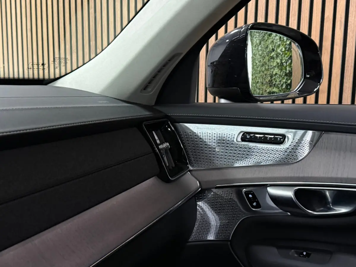 T8 AWD Recharge Ultra Dark | Full Option! | Bowers & Wilkins | Luchtvering | Stoelventilatie | Trekhaak | 360 Camera | Head-Up Display | Stoelmassage | 455pk | Adaptieve Cruise Control | Sto