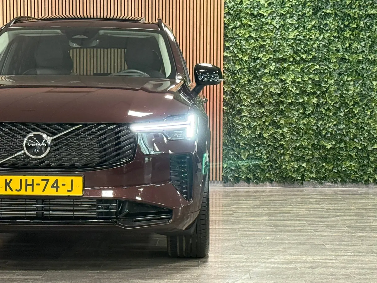 T8 AWD Recharge Ultra Dark | Full Option! | Bowers & Wilkins | Luchtvering | Stoelventilatie | Trekhaak | 360 Camera | Head-Up Display | Stoelmassage | 455pk | Adaptieve Cruise Control | Sto