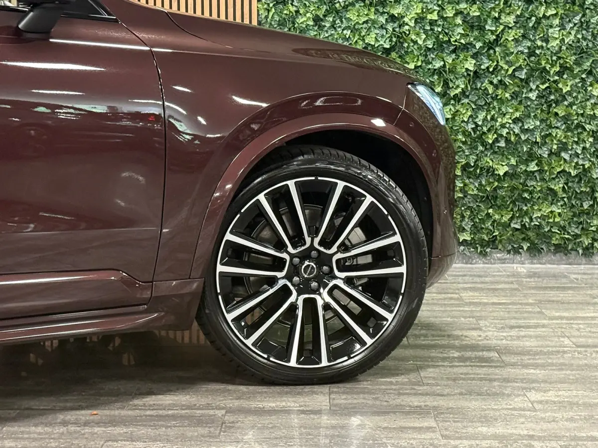 T8 AWD Recharge Ultra Dark | Full Option! | Bowers & Wilkins | Luchtvering | Stoelventilatie | Trekhaak | 360 Camera | Head-Up Display | Stoelmassage | 455pk | Adaptieve Cruise Control | Sto