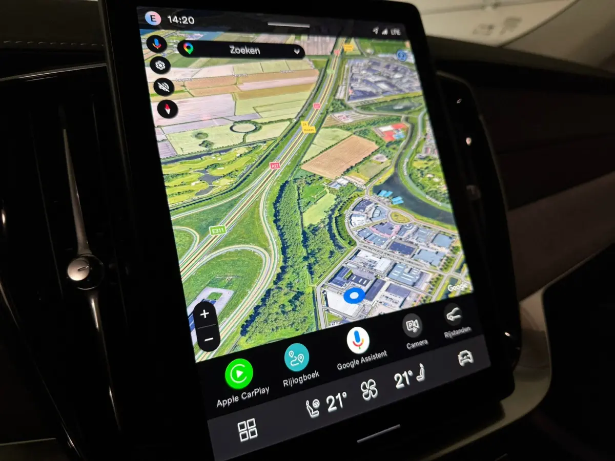 T8 AWD Recharge Ultra Dark | Full Option! | Bowers & Wilkins | Luchtvering | Stoelventilatie | Trekhaak | 360 Camera | Head-Up Display | Stoelmassage | 455pk | Adaptieve Cruise Control | Sto