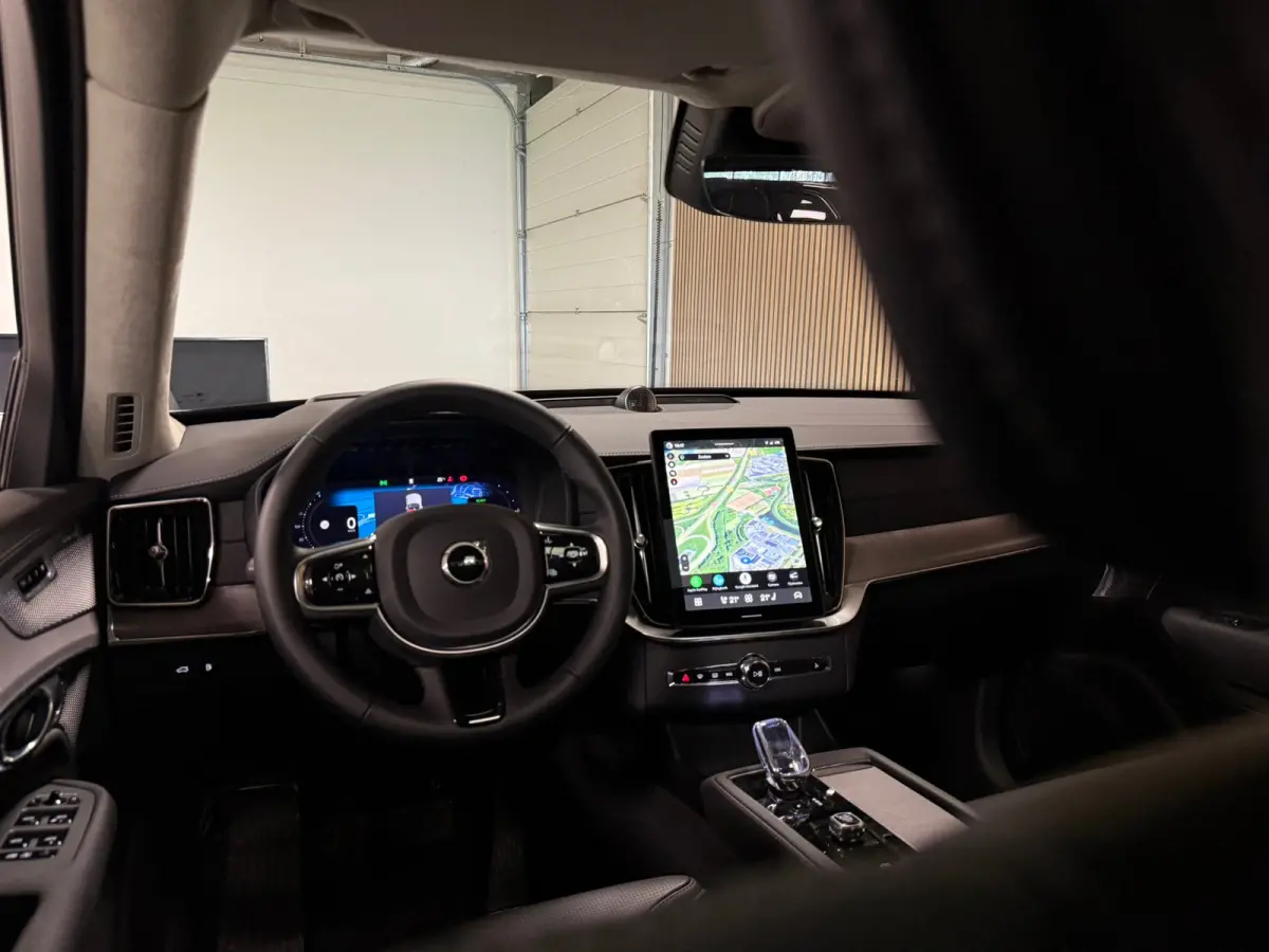 T8 AWD Recharge Ultra Dark | Full Option! | Bowers & Wilkins | Luchtvering | Stoelventilatie | Trekhaak | 360 Camera | Head-Up Display | Stoelmassage | 455pk | Adaptieve Cruise Control | Sto