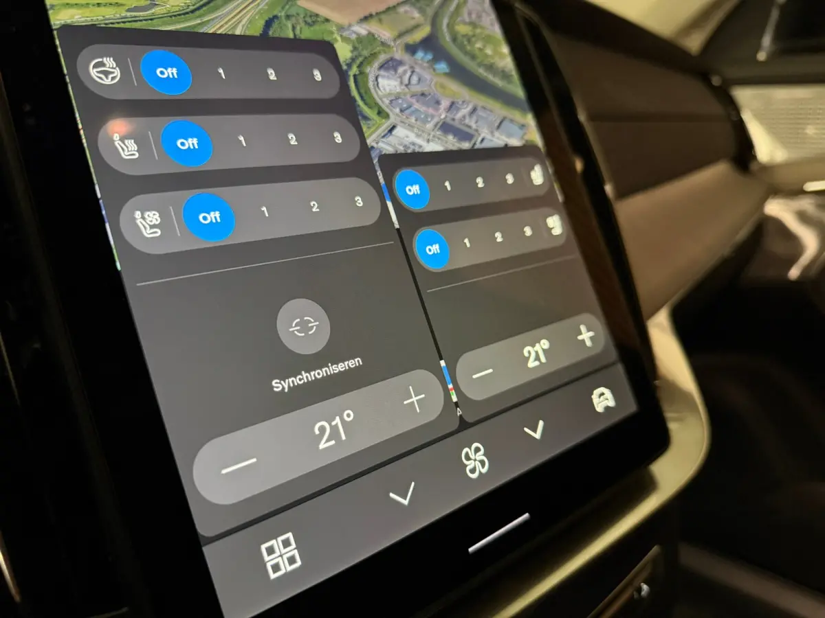 T8 AWD Recharge Ultra Dark | Full Option! | Bowers & Wilkins | Luchtvering | Stoelventilatie | Trekhaak | 360 Camera | Head-Up Display | Stoelmassage | 455pk | Adaptieve Cruise Control | Sto