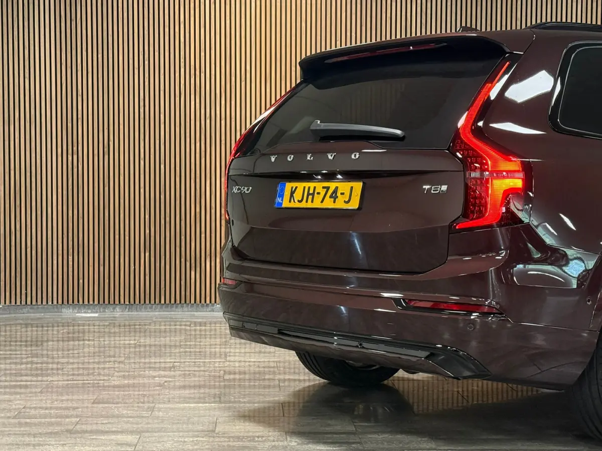 T8 AWD Recharge Ultra Dark | Full Option! | Bowers & Wilkins | Luchtvering | Stoelventilatie | Trekhaak | 360 Camera | Head-Up Display | Stoelmassage | 455pk | Adaptieve Cruise Control | Sto