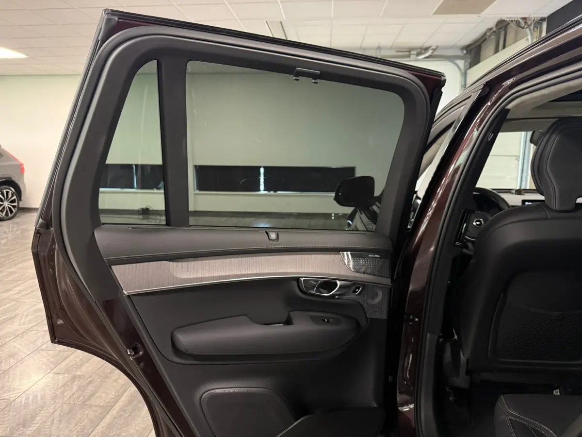 T8 AWD Recharge Ultra Dark | Full Option! | Bowers & Wilkins | Luchtvering | Stoelventilatie | Trekhaak | 360 Camera | Head-Up Display | Stoelmassage | 455pk | Adaptieve Cruise Control | Sto