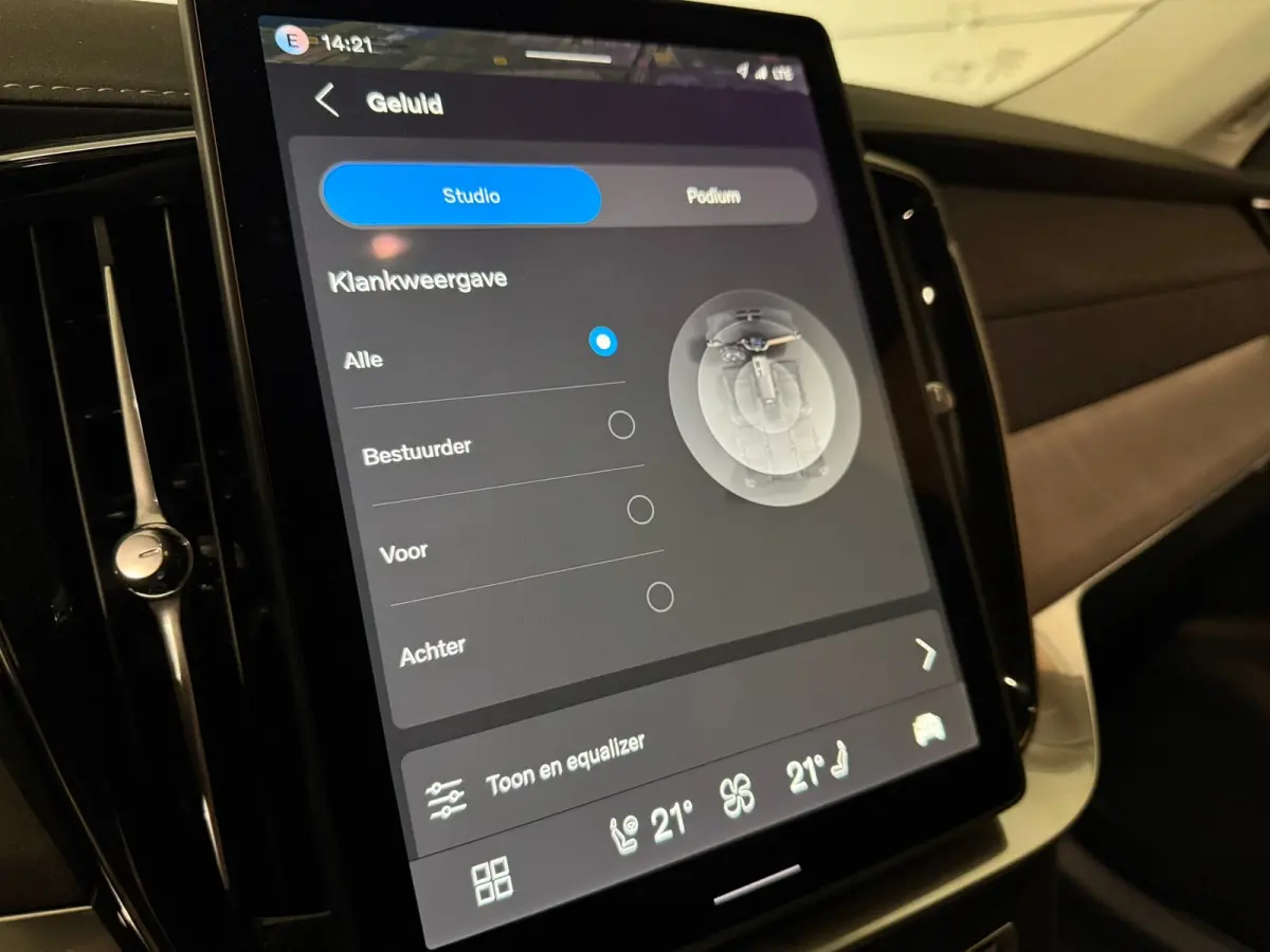 T8 AWD Recharge Ultra Dark | Full Option! | Bowers & Wilkins | Luchtvering | Stoelventilatie | Trekhaak | 360 Camera | Head-Up Display | Stoelmassage | 455pk | Adaptieve Cruise Control | Sto