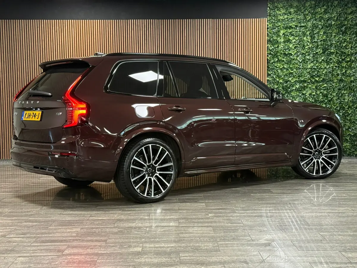 T8 AWD Recharge Ultra Dark | Full Option! | Bowers & Wilkins | Luchtvering | Stoelventilatie | Trekhaak | 360 Camera | Head-Up Display | Stoelmassage | 455pk | Adaptieve Cruise Control | Sto