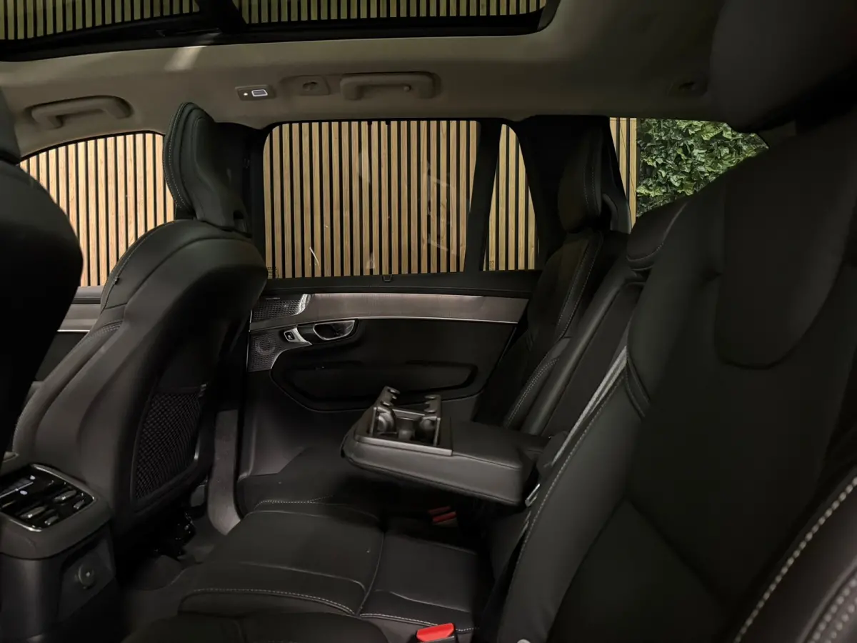 T8 AWD Recharge Ultra Dark | Full Option! | Bowers & Wilkins | Luchtvering | Stoelventilatie | Trekhaak | 360 Camera | Head-Up Display | Stoelmassage | 455pk | Adaptieve Cruise Control | Sto