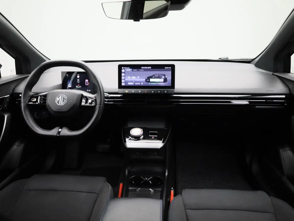 Comfort 64 kWh AUTOMAAT | APPLE CARPLAY | NAVIGATIE | RADIO | BLUETOOTH | CLIMA | 12 MAANDEN BOVAG GARANTIE |
