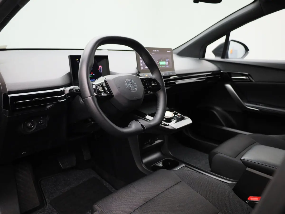 Comfort 64 kWh AUTOMAAT | APPLE CARPLAY | NAVIGATIE | RADIO | BLUETOOTH | CLIMA | 12 MAANDEN BOVAG GARANTIE |