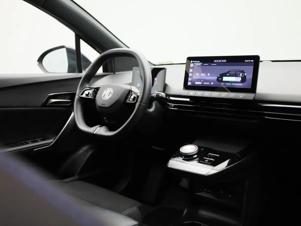 Comfort 64 kWh AUTOMAAT | APPLE CARPLAY | NAVIGATIE | RADIO | BLUETOOTH | CLIMA | 12 MAANDEN BOVAG GARANTIE |
