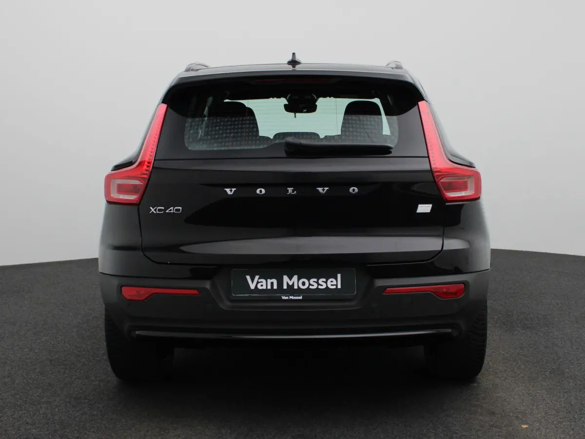 Core | Automaat | Apple Carplay / Android Auto | Camera | Parkeersensoren | 12 MAANDEN BOVAG GARANTIE |
