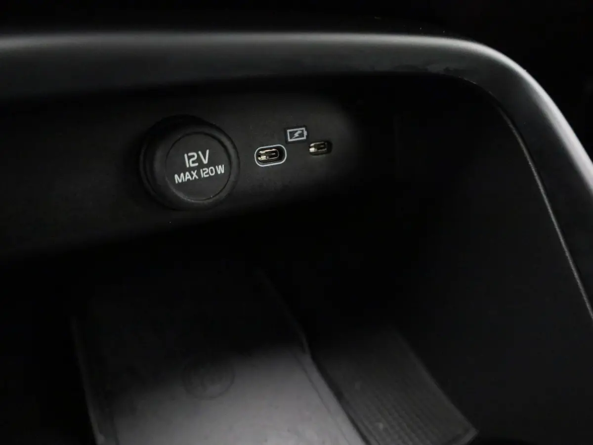 Core | Automaat | Apple Carplay / Android Auto | Camera | Parkeersensoren | 12 MAANDEN BOVAG GARANTIE |