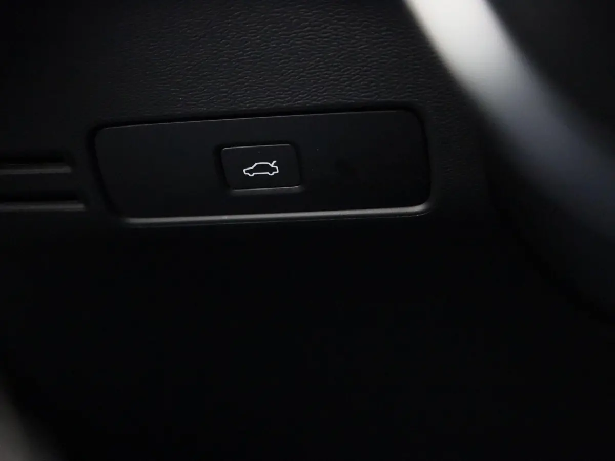 Core | Automaat | Apple Carplay / Android Auto | Camera | Parkeersensoren | 12 MAANDEN BOVAG GARANTIE |