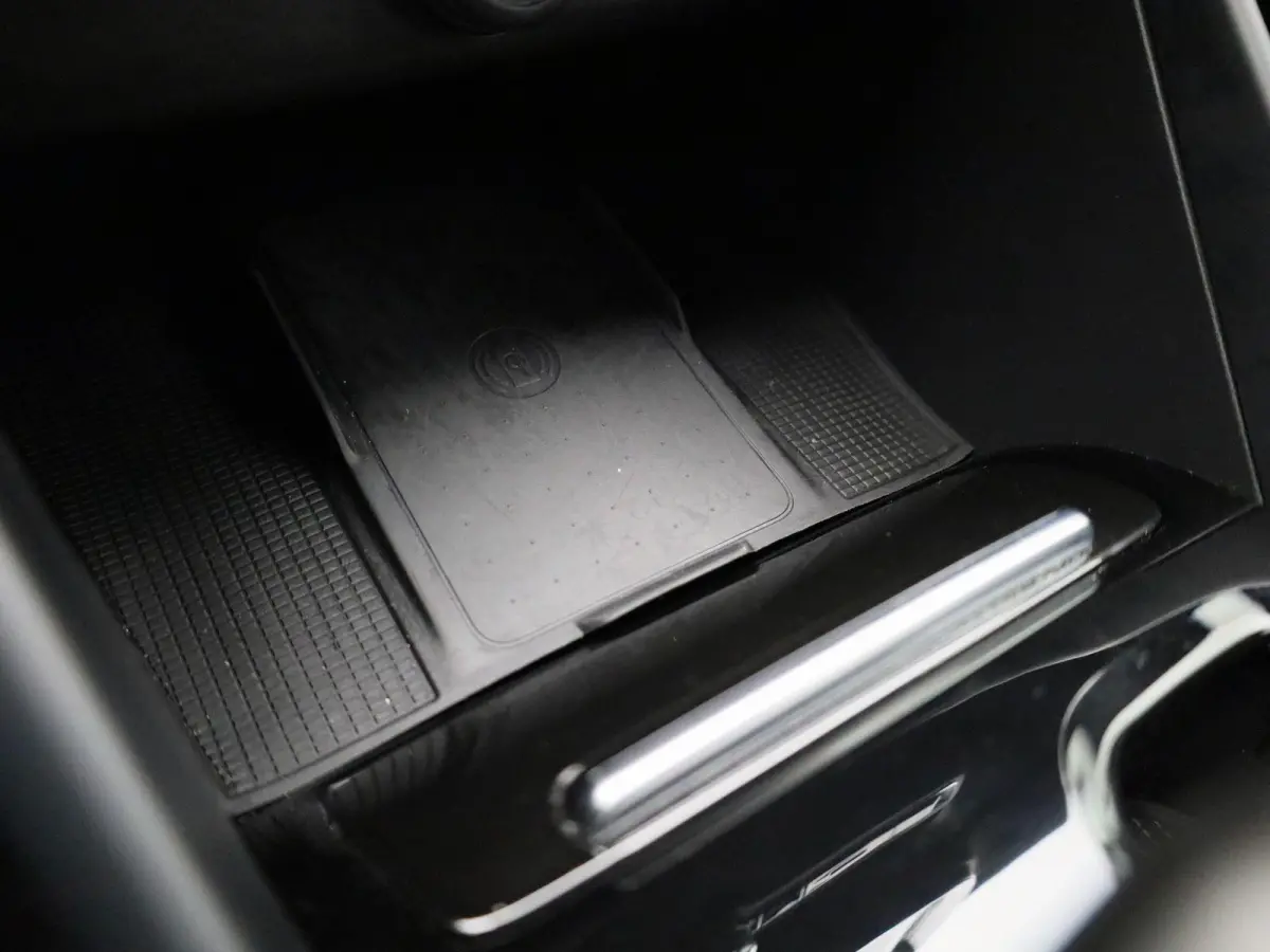 Core | Automaat | Apple Carplay / Android Auto | Camera | Parkeersensoren | 12 MAANDEN BOVAG GARANTIE |