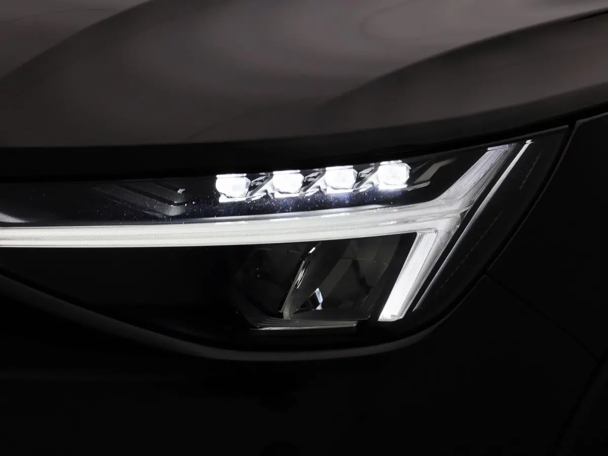 Core | Automaat | Apple Carplay / Android Auto | Camera | Parkeersensoren | 12 MAANDEN BOVAG GARANTIE |