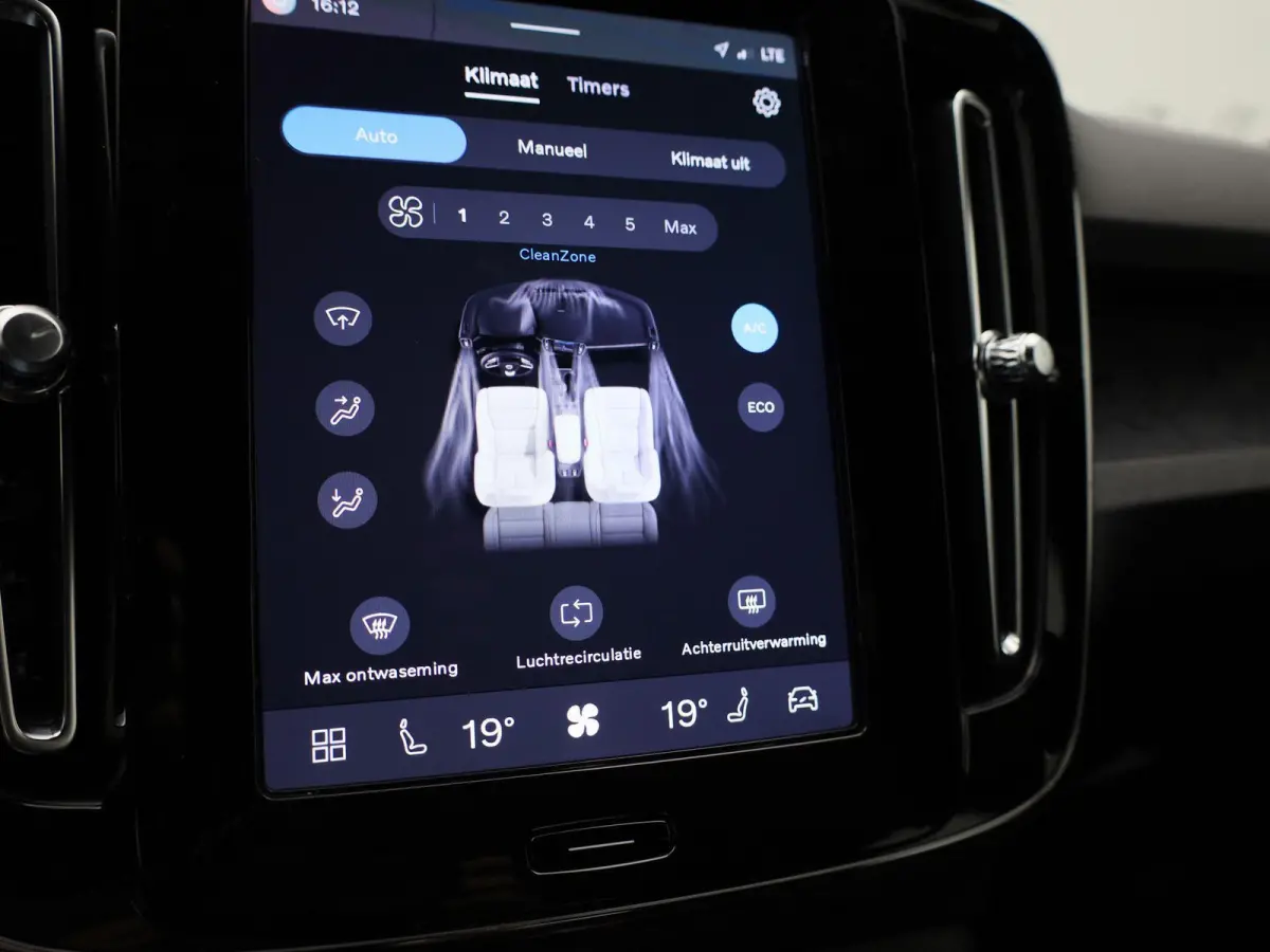 Core | Automaat | Apple Carplay / Android Auto | Camera | Parkeersensoren | 12 MAANDEN BOVAG GARANTIE |
