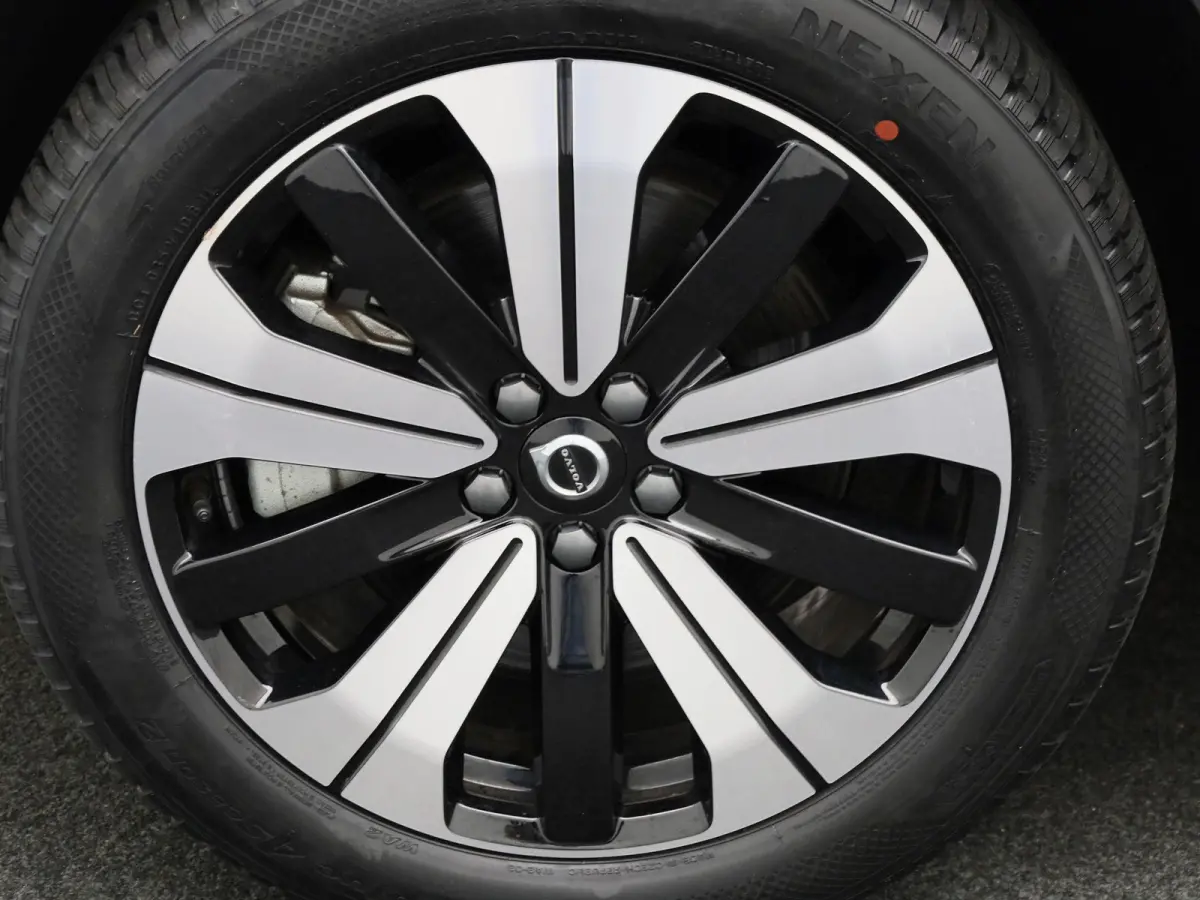Core | Automaat | Apple Carplay / Android Auto | Camera | Parkeersensoren | 12 MAANDEN BOVAG GARANTIE |