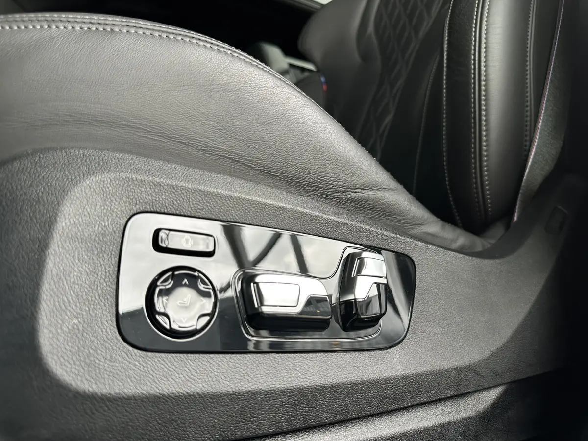50e M-Sport Carbon | LED | PANODAK | M-Seat + Koel | HUD | 360 | Harman Kardon |