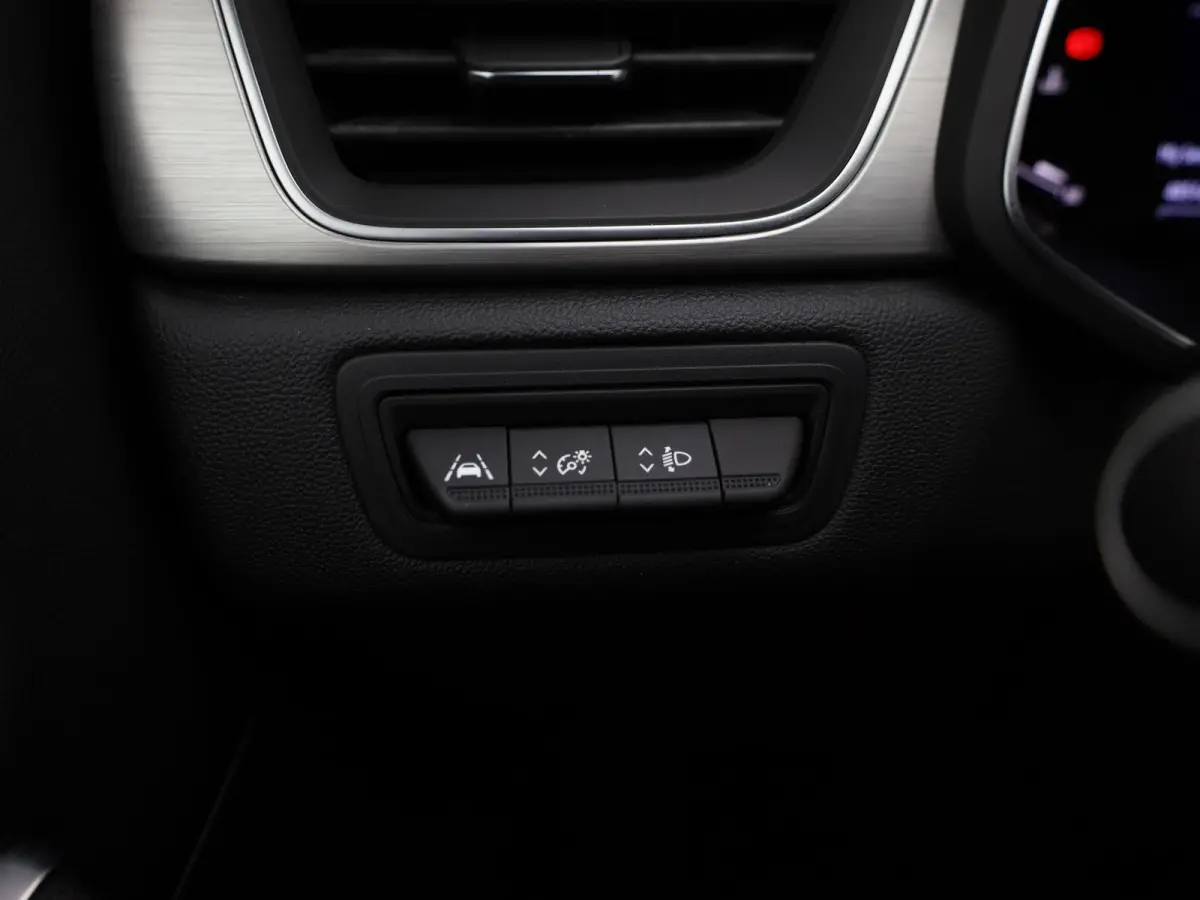 1.3 TCe 140 Intens | NAVI | Trekhaak | Cruise | Camera | Apple Carplay / Android | Prijs Rijklaar!!